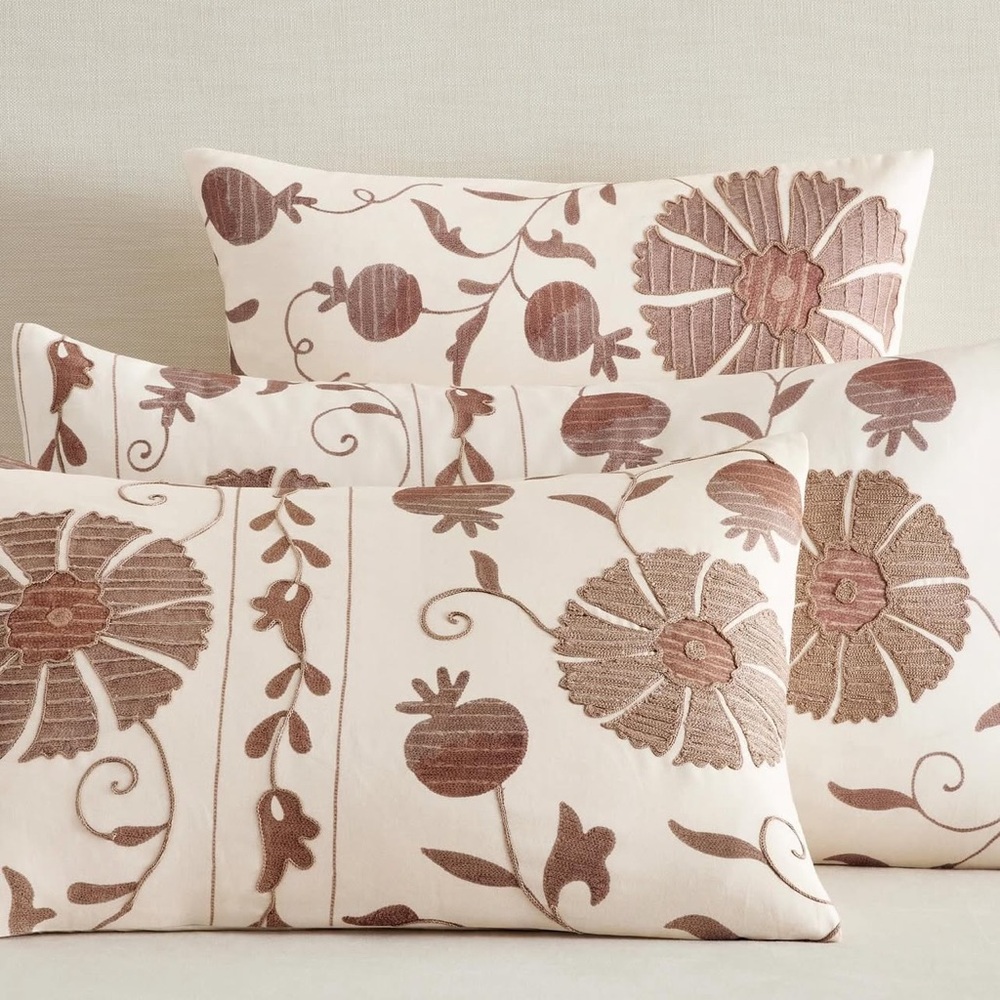 Set of 2 Pottery Barn Montrose Suzani Embroidered Standard Pillow Shams
